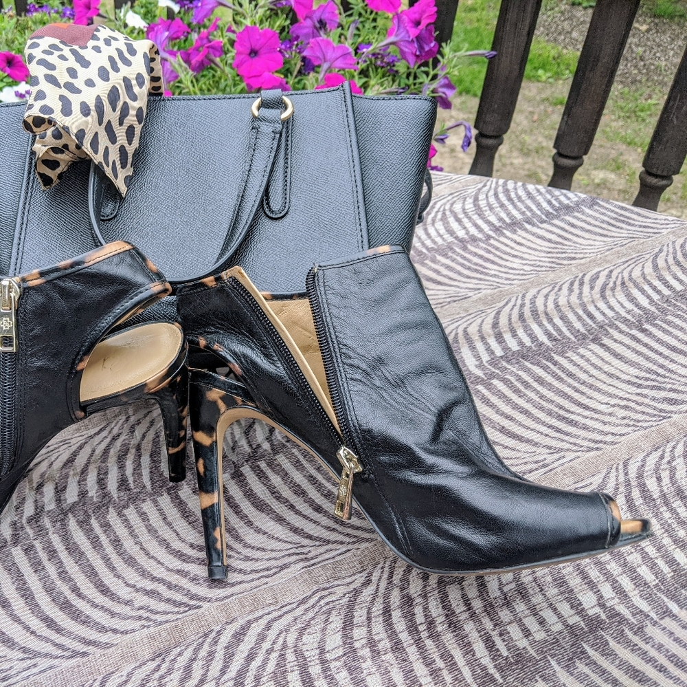 SOLD Ann Taylor peep toes, black/tortoiseshell - Picture 6 of 13